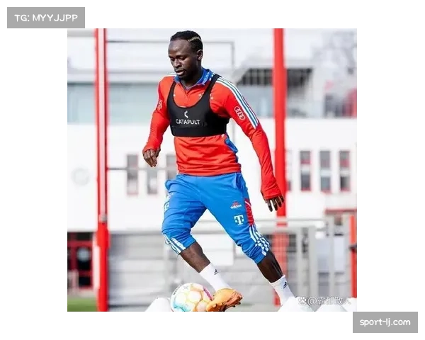 特写：伤愈复出替补登场即破门，布伦特福德前锋伊万·托尼的怒吼庆祝